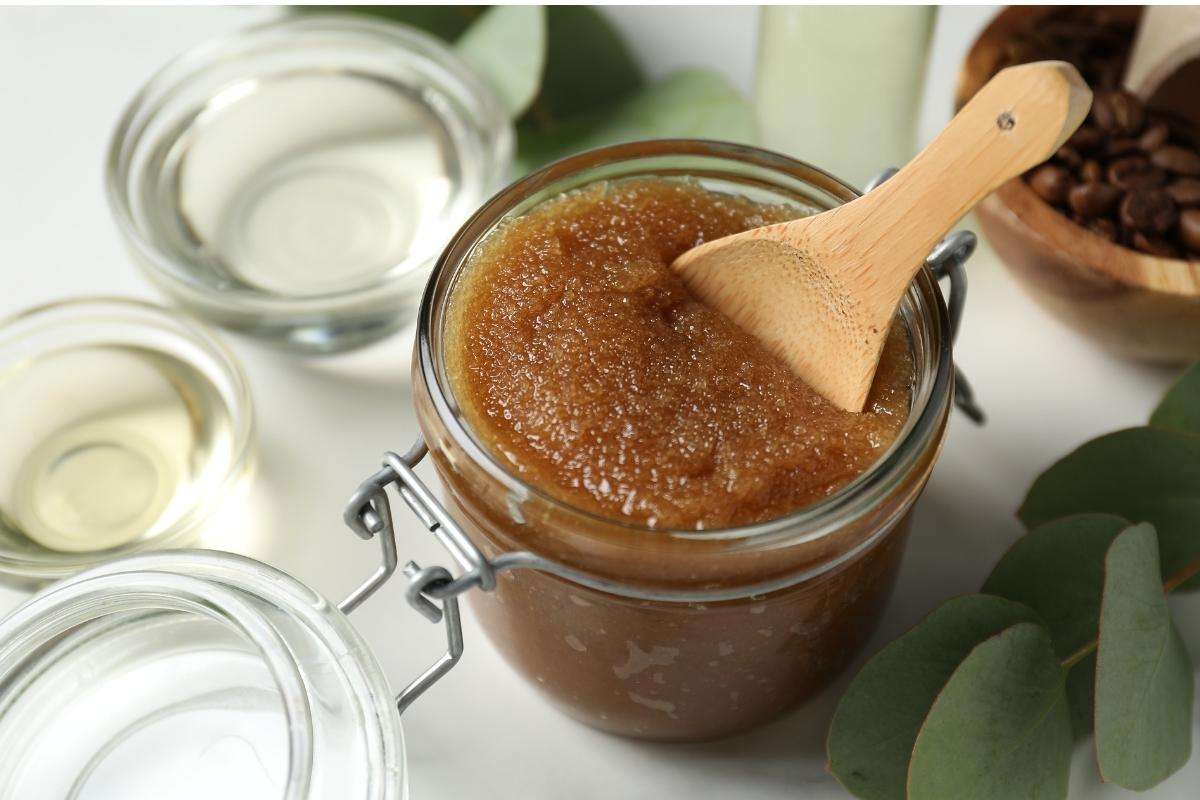 ingredienti scrub corpo zucchero olio di mandorle